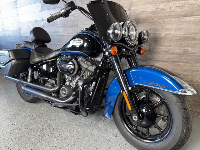 2022 Harley-Davidson FLHCS Heritage Classic 114 One Owner! - 22971404 - 1