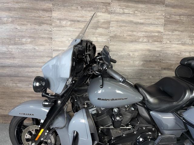 2022 Harley-Davidson FLHTK Ultra Limited SUPER CLEAN! - 23010368 - 11