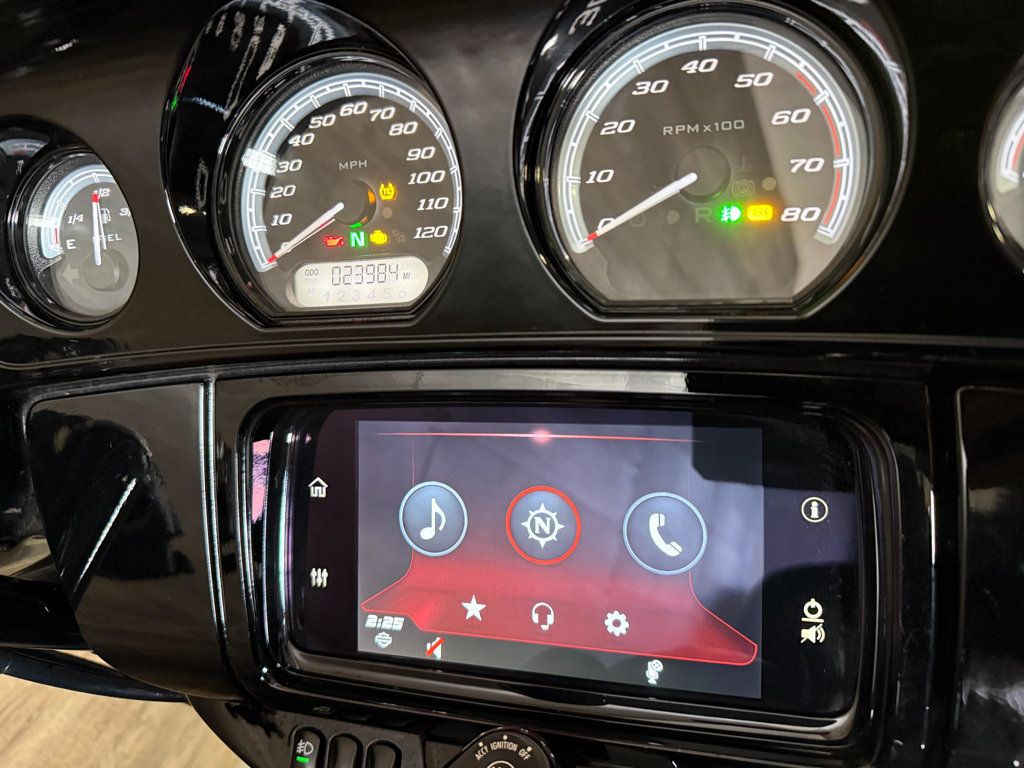 2022 Harley-Davidson FLHTK Ultra Limited SUPER CLEAN! - 23010368 - 8