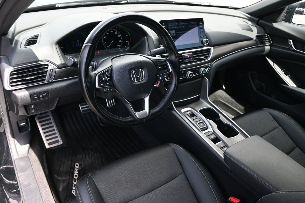 2022 Honda Accord Hybrid Sport photo 2