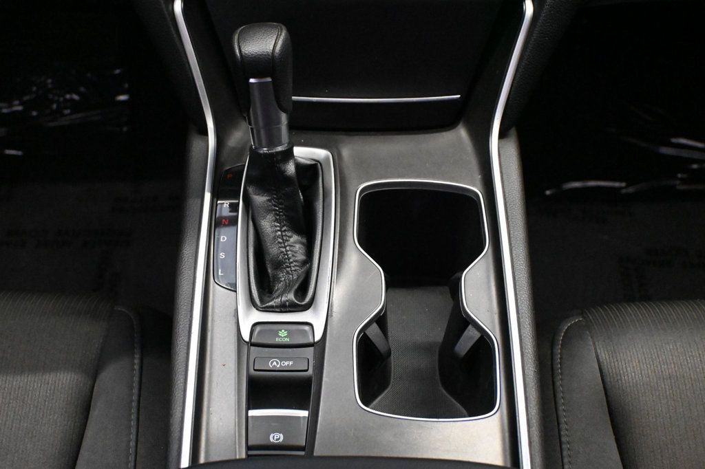 Honda Accord photo 14