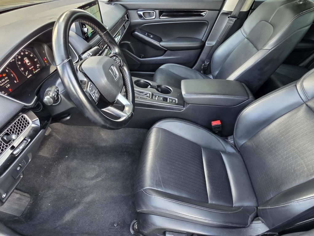 2022 Honda Civic Touring photo 4