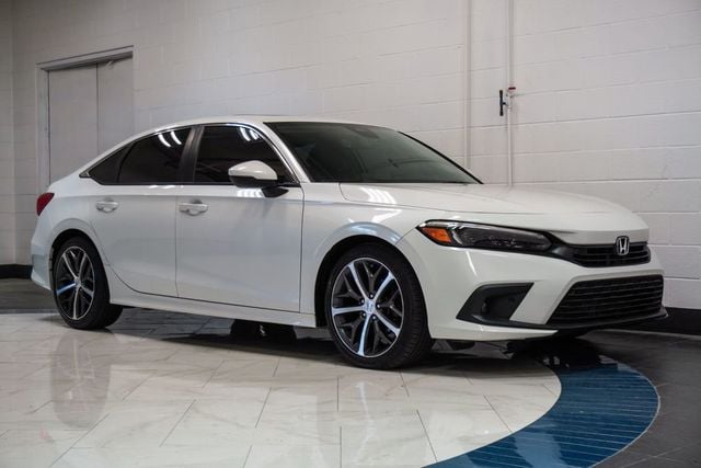 2022 Honda Civic Touring CVT's photo