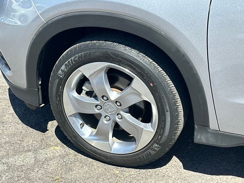 2022 Honda HR-V LX 2WD photo 10