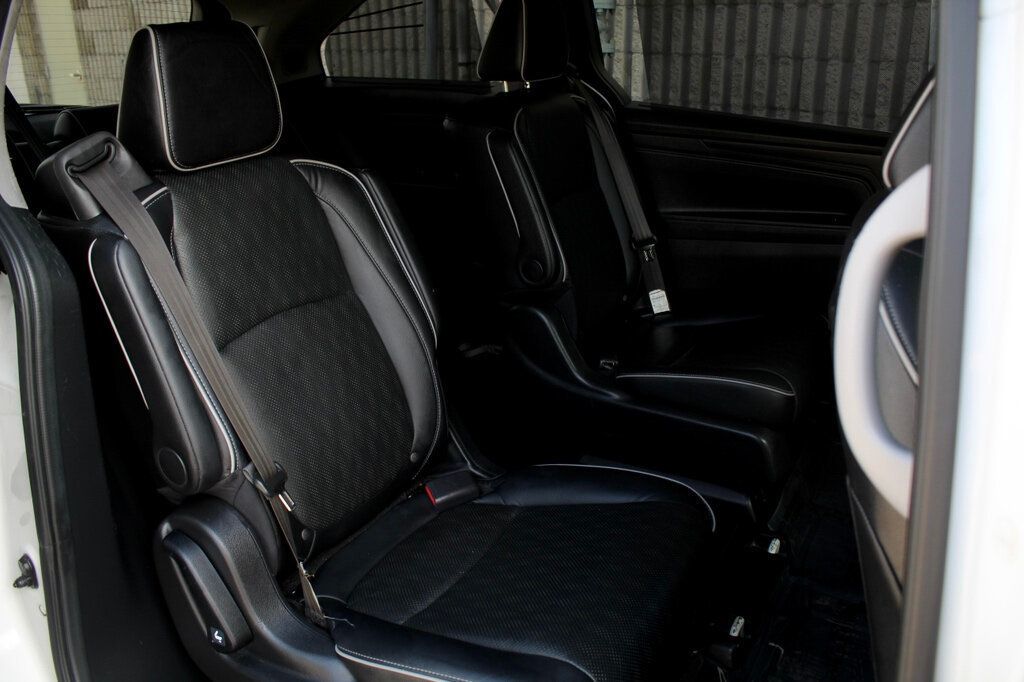 2022 Honda Odyssey Elite photo 11