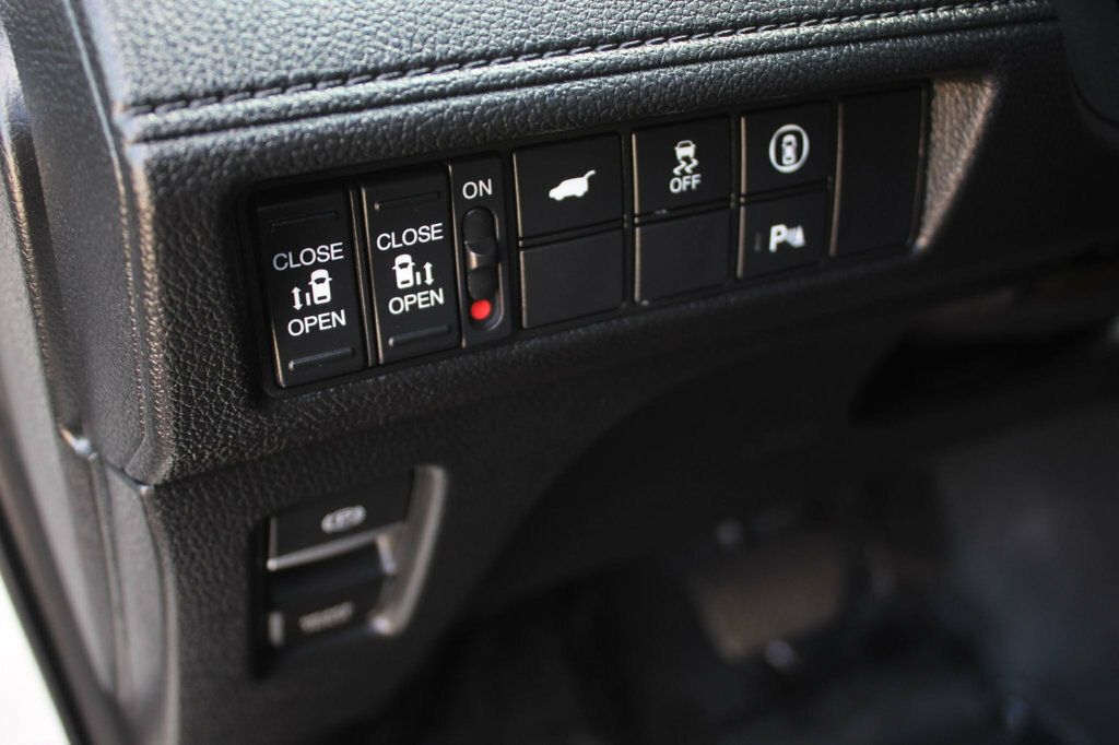 2022 Honda Odyssey Elite photo 21