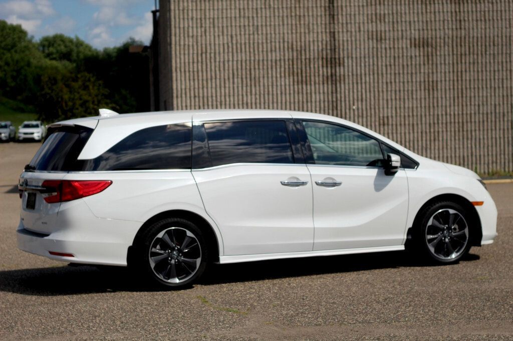 2022 Honda Odyssey Elite photo 3