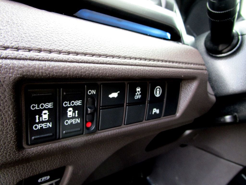 2022 Honda Odyssey Touring Automatic - 23015018 - 35