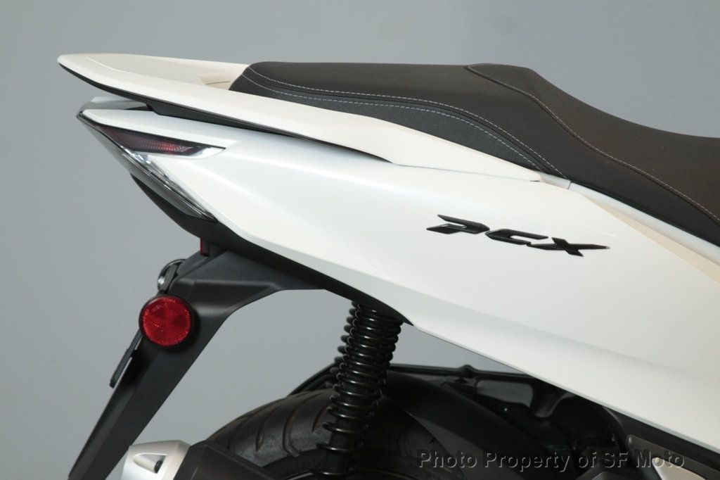 2022 Honda PCX150 ABS Only 871 Miles! - 22915781 - 10