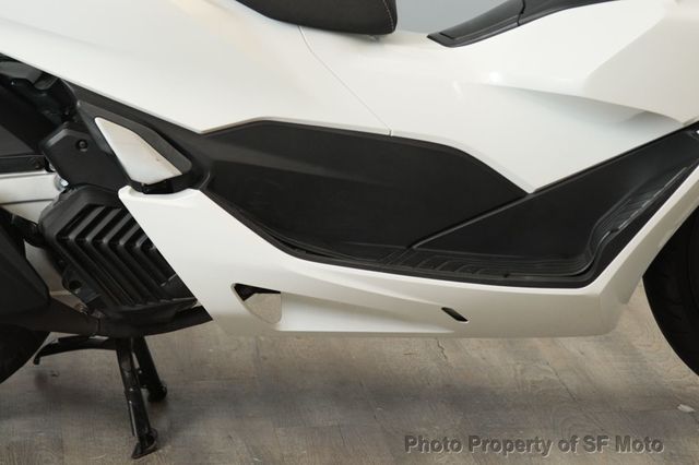 2022 Honda PCX150 ABS Only 871 Miles! - 22915781 - 14