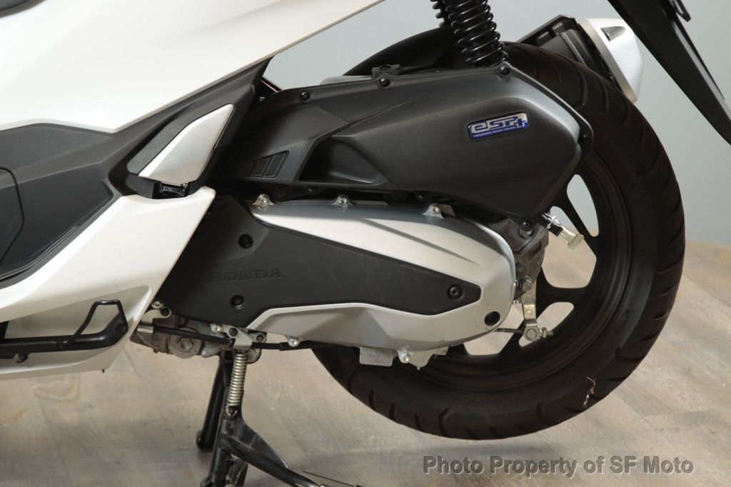 2022 Honda PCX150 ABS Only 871 Miles! - 22915781 - 17