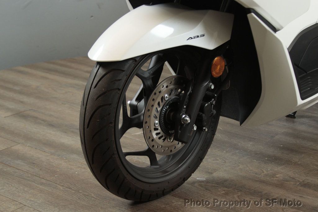 2022 Honda PCX150 ABS Only 871 Miles! - 22915781 - 18