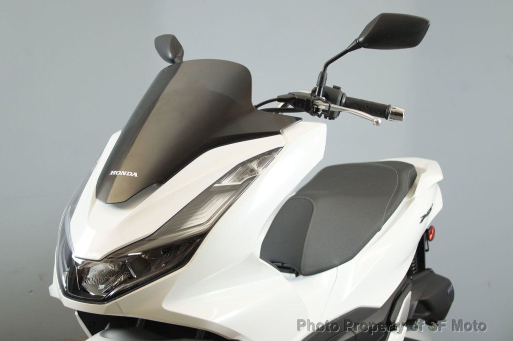 2022 Honda PCX150 ABS Only 871 Miles! - 22915781 - 1