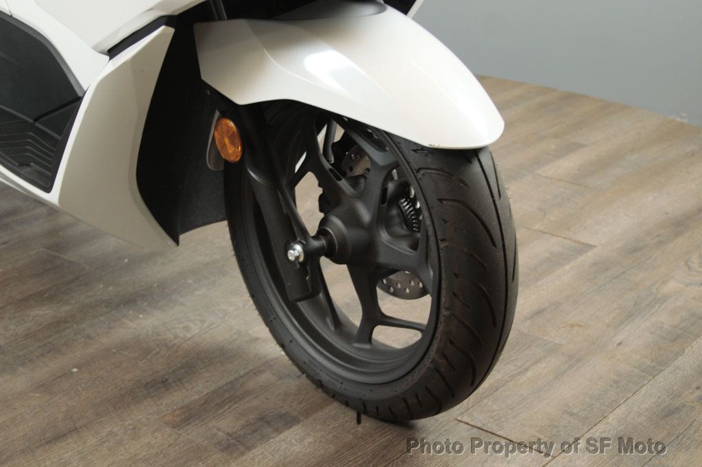 2022 Honda PCX150 ABS Only 871 Miles! - 22915781 - 19