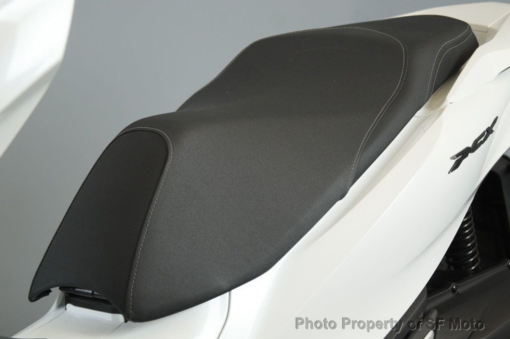 2022 Honda PCX150 ABS Only 871 Miles! - 22915781 - 25