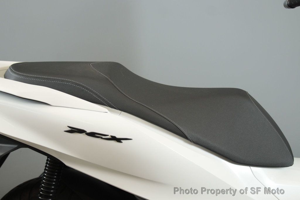2022 Honda PCX150 ABS Only 871 Miles! - 22915781 - 26