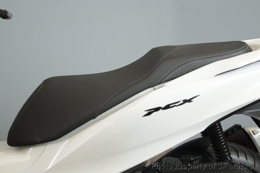 2022 Honda PCX150 ABS Only 871 Miles! - 22915781 - 27