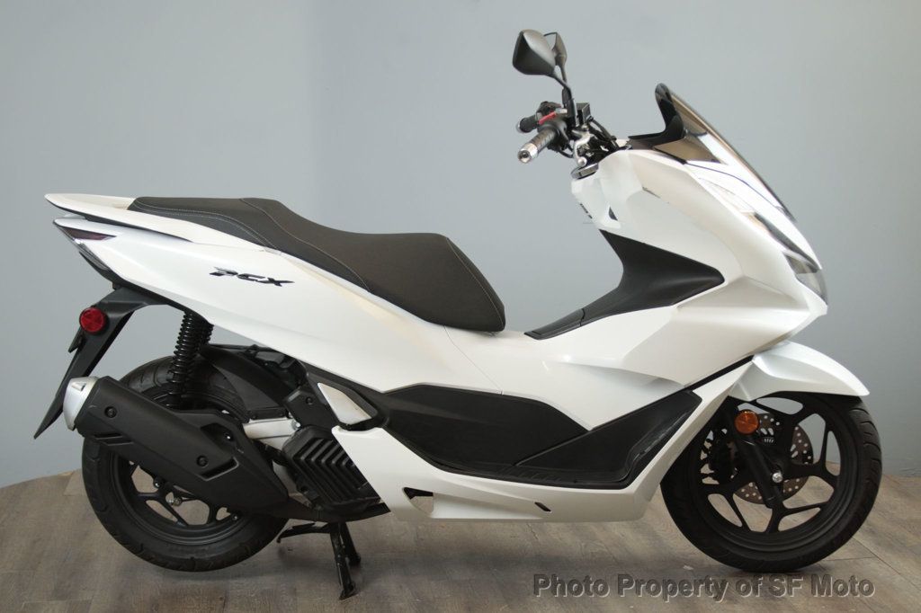 2022 Honda PCX150 ABS Only 871 Miles! - 22915781 - 2