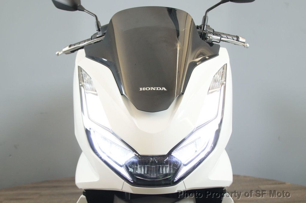 2022 Honda PCX150 ABS Only 871 Miles! - 22915781 - 31