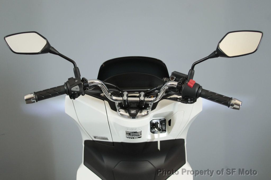 2022 Honda PCX150 ABS Only 871 Miles! - 22915781 - 34