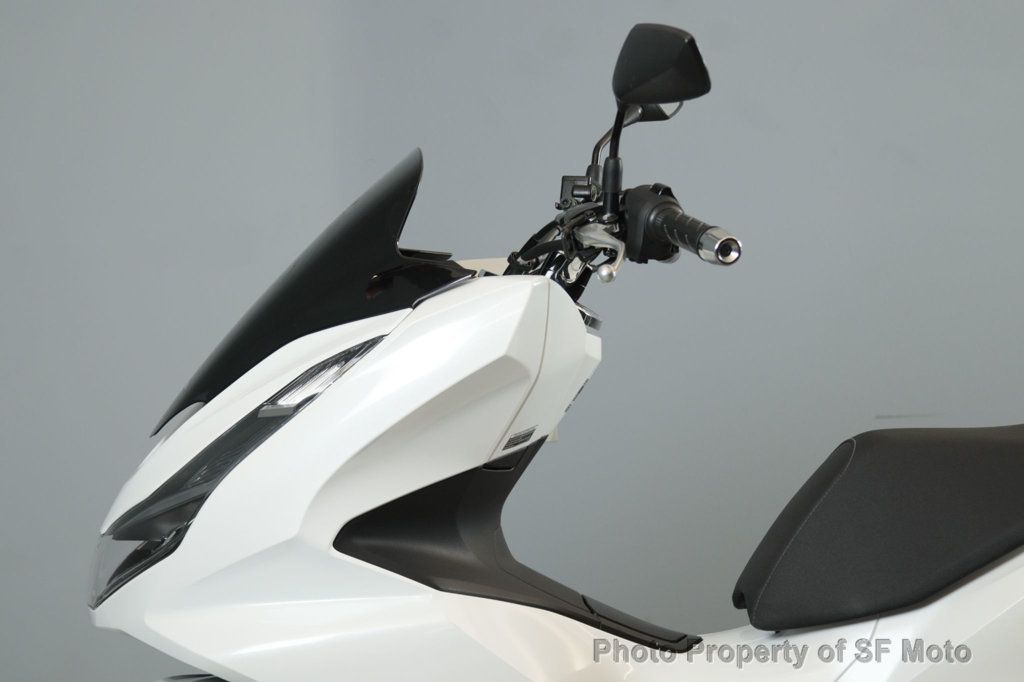 2022 Honda PCX150 ABS Only 871 Miles! - 22915781 - 6