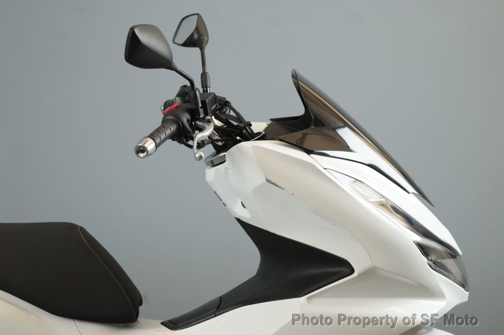 2022 Honda PCX150 ABS Only 871 Miles! - 22915781 - 7