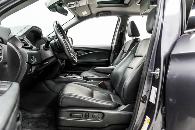 2022 Honda Pilot Touring 8-Passenger 2WD - 22978470 - 40