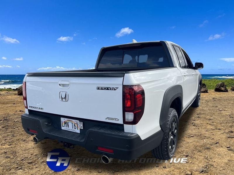 2022 Honda Ridgeline Black Edition photo 4