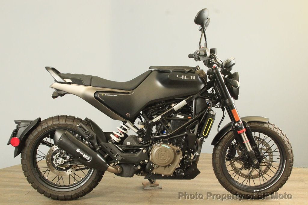 2022 Husqvarna Svartpilen 401 Under 200 Miles! - 22616695 - 2