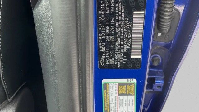 2022 Hyundai Elantra Limited IVT - 22975265 - 18