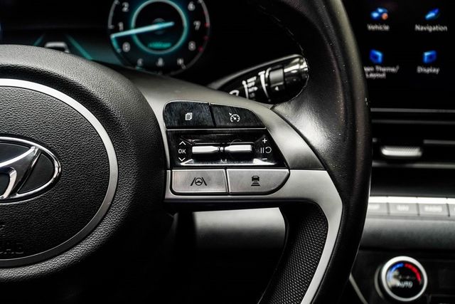 2022 Hyundai Elantra Limited IVT - 22961095 - 25