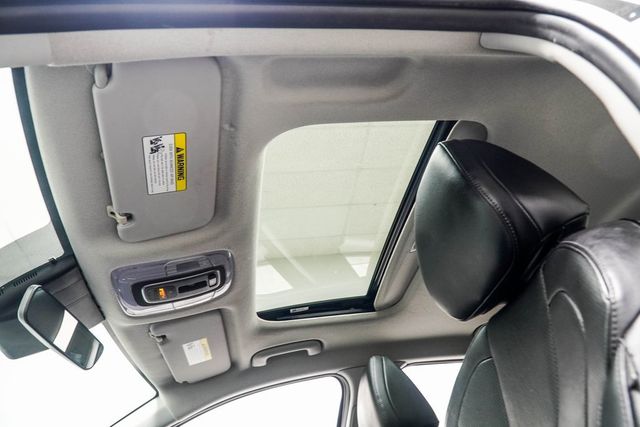 2022 Hyundai Elantra Limited IVT - 22961095 - 37