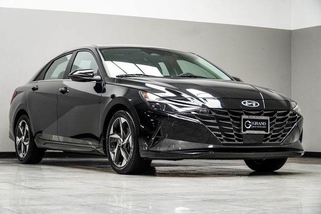 2022 Hyundai Elantra Limited IVT - 22961095 - 3