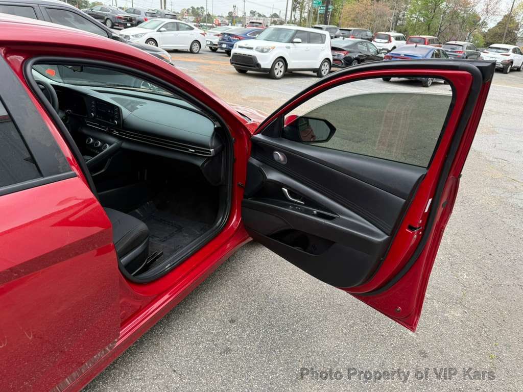 2022 Hyundai Elantra SE IVT - 23005802 - 11