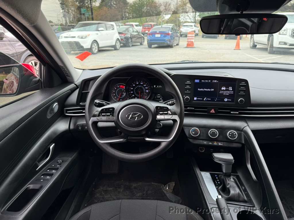 2022 Hyundai Elantra SE IVT - 23005802 - 13