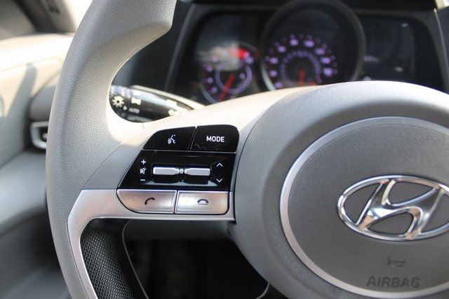 2022 Hyundai Elantra SE photo 9