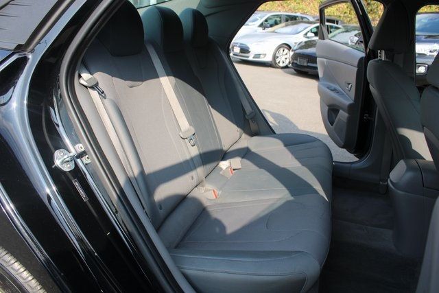 2022 Hyundai Elantra SE photo 19
