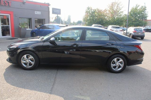 2022 Hyundai Elantra SE photo 5