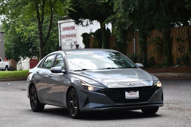 2022 Hyundai Elantra SEL IVT - 23042005 - 9