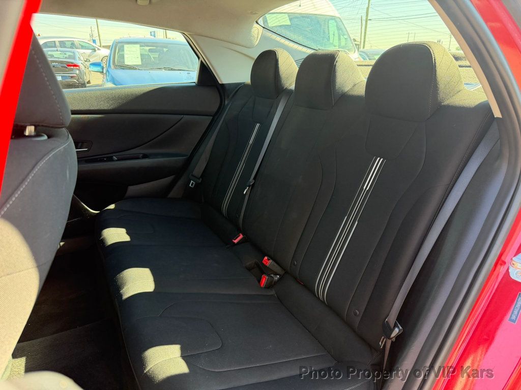 2022 Hyundai Elantra SEL IVT - 22947050 - 17