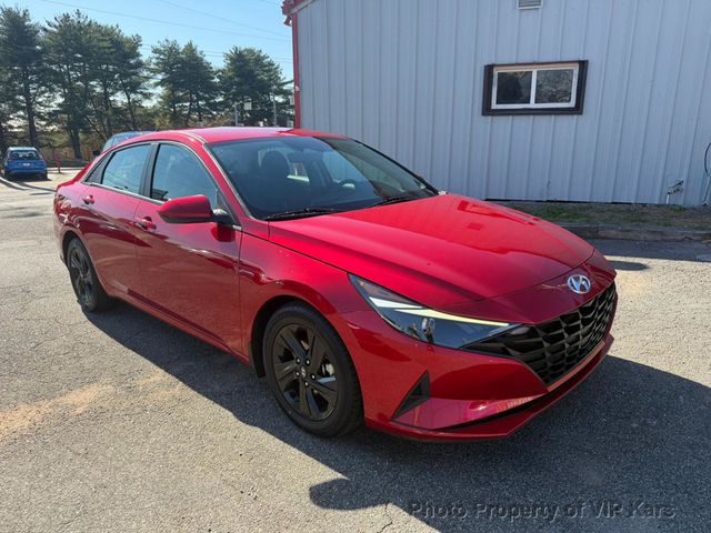 2022 Hyundai Elantra SEL IVT - 22947050 - 2