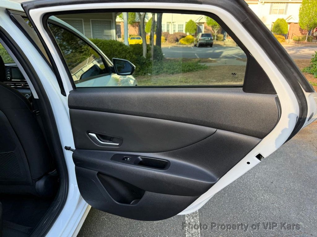 2022 Hyundai Elantra SEL IVT - 23013026 - 11