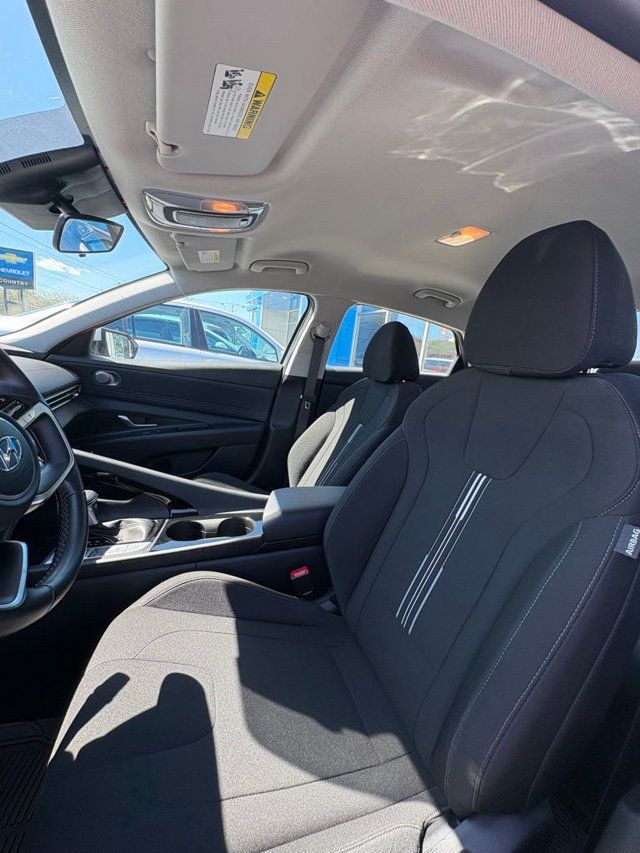 2022 Hyundai Elantra SEL IVT - 23009910 - 11
