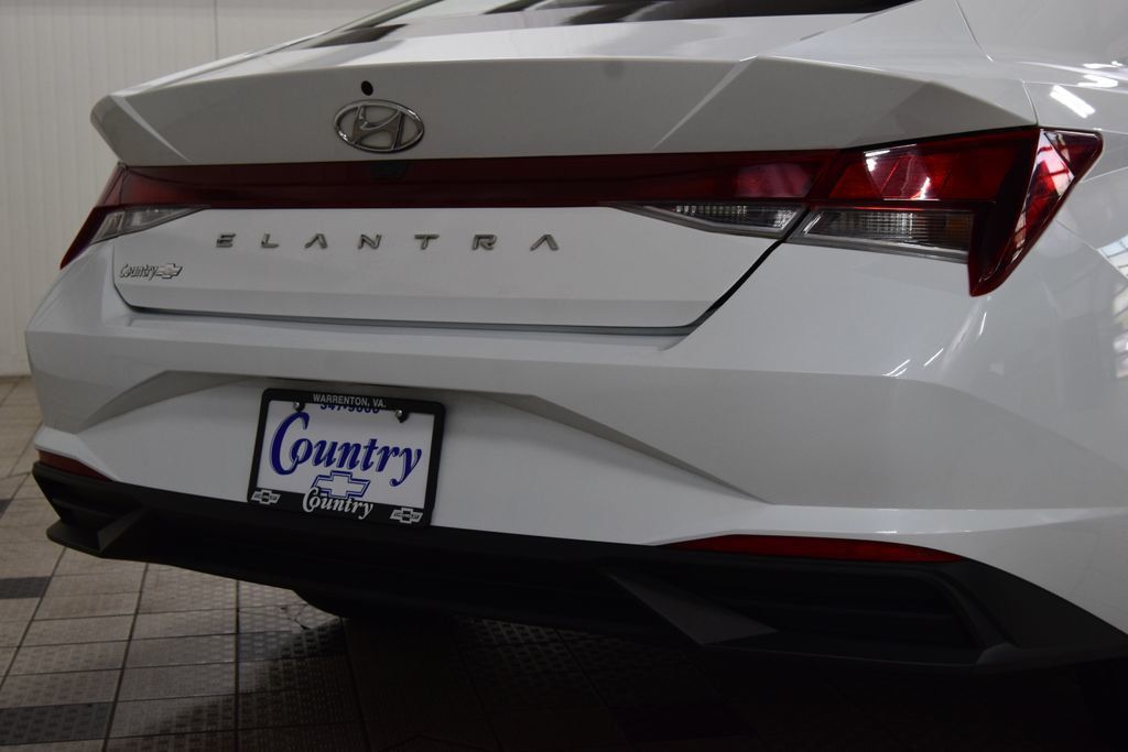 2022 Hyundai Elantra SEL IVT - 23009910 - 16