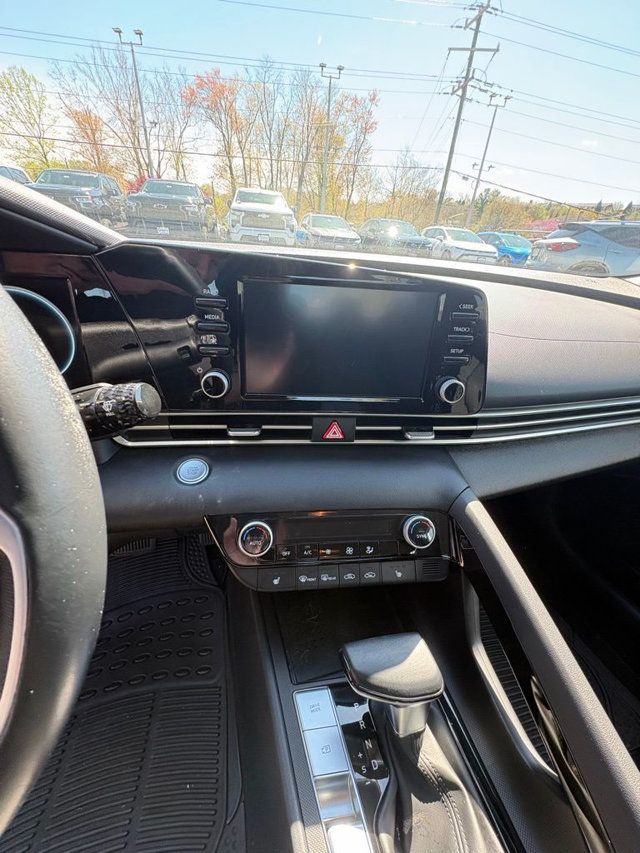 2022 Hyundai Elantra SEL IVT - 23009910 - 17