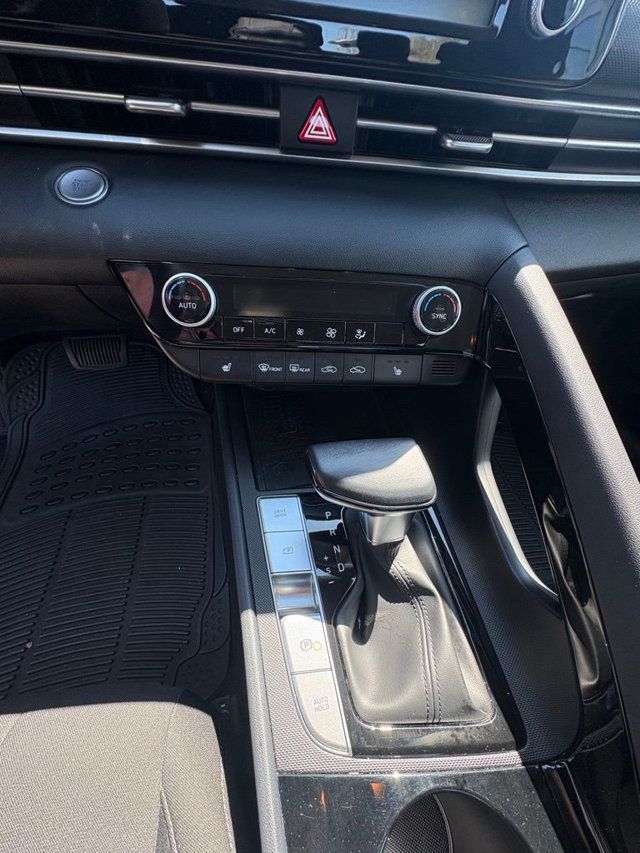 2022 Hyundai Elantra SEL IVT - 23009910 - 21