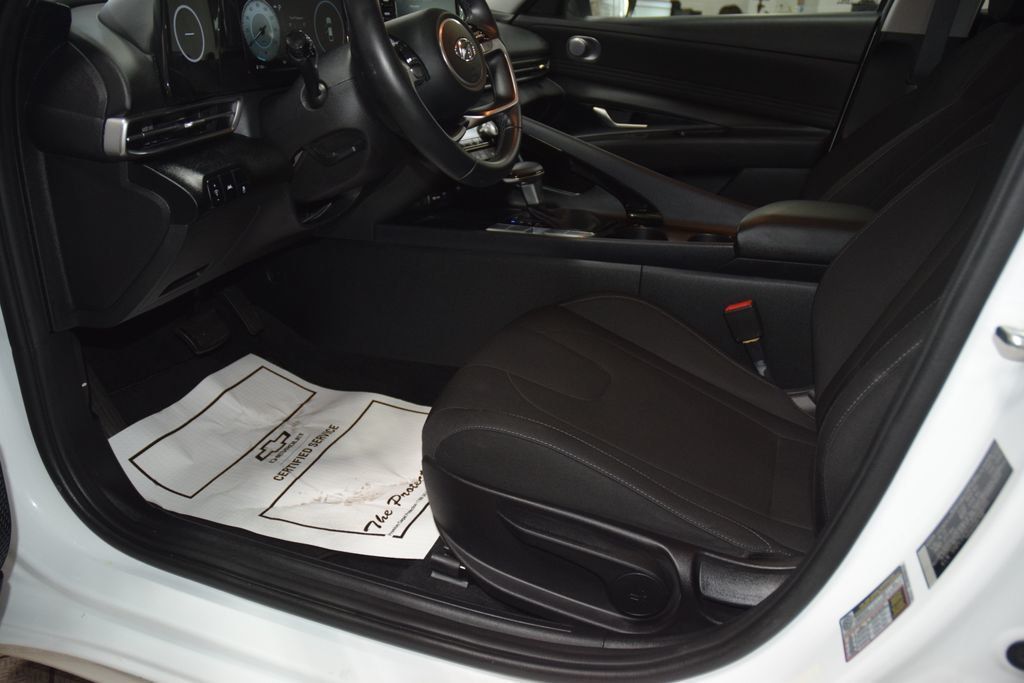 2022 Hyundai Elantra SEL IVT - 23009910 - 29