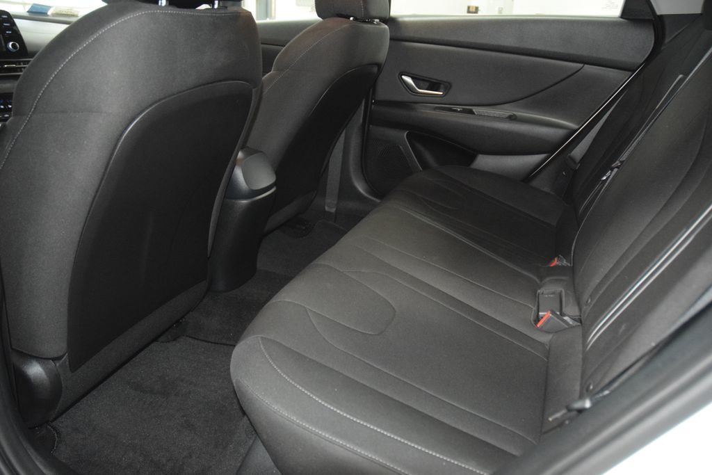 2022 Hyundai Elantra SEL IVT - 23009910 - 31