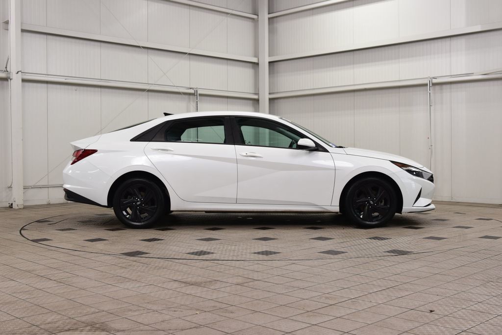 2022 Hyundai Elantra SEL IVT - 23009910 - 8