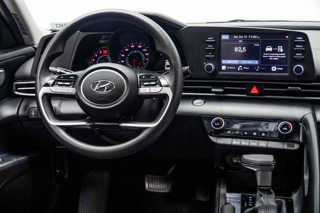 2022 Hyundai Elantra SEL IVT - 23040202 - 16
